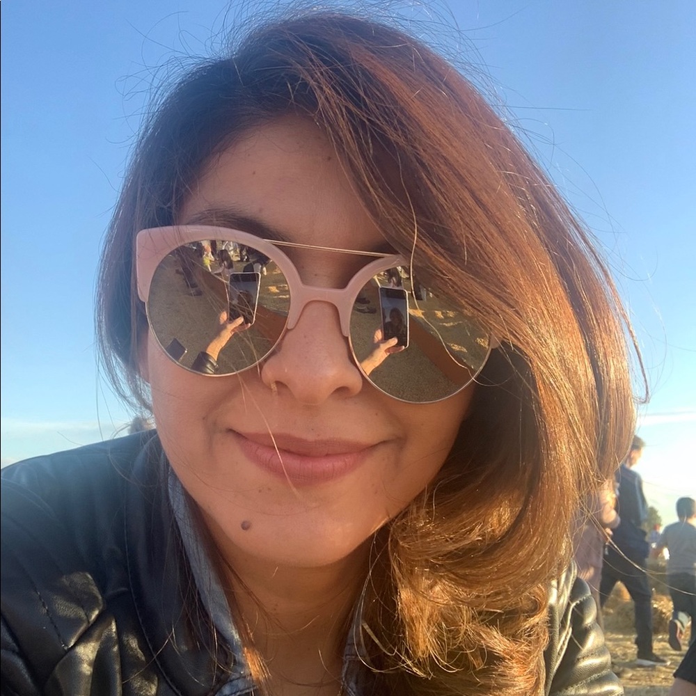 Meet your Posher, Dalia